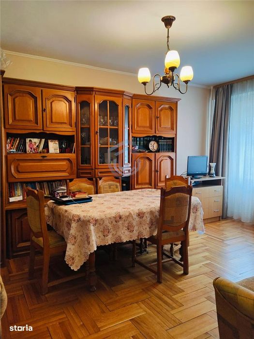 Apartament 3 camere pe Stefan Cel Mare