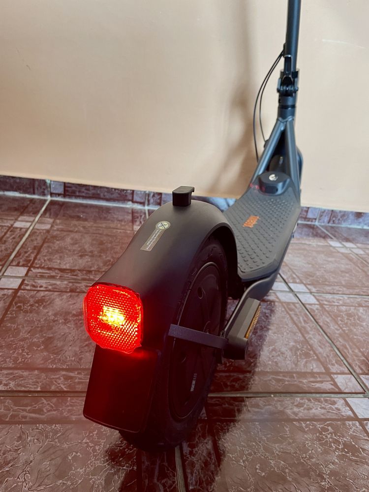 Ел Тротинетка Segway Ninebot F2