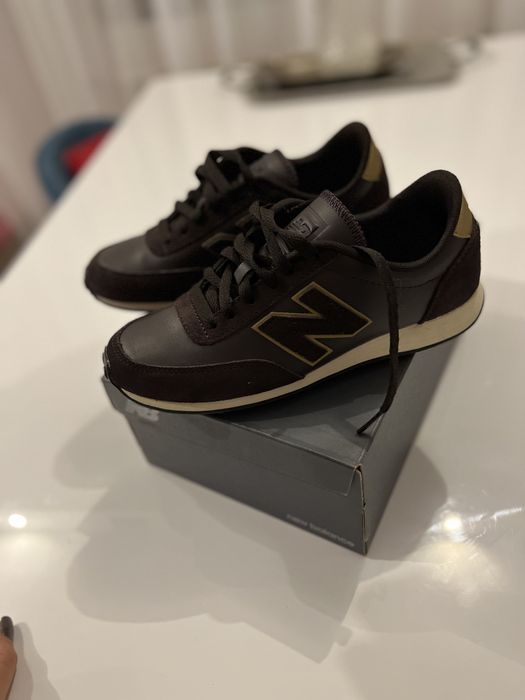 Adidasi New Balance 410