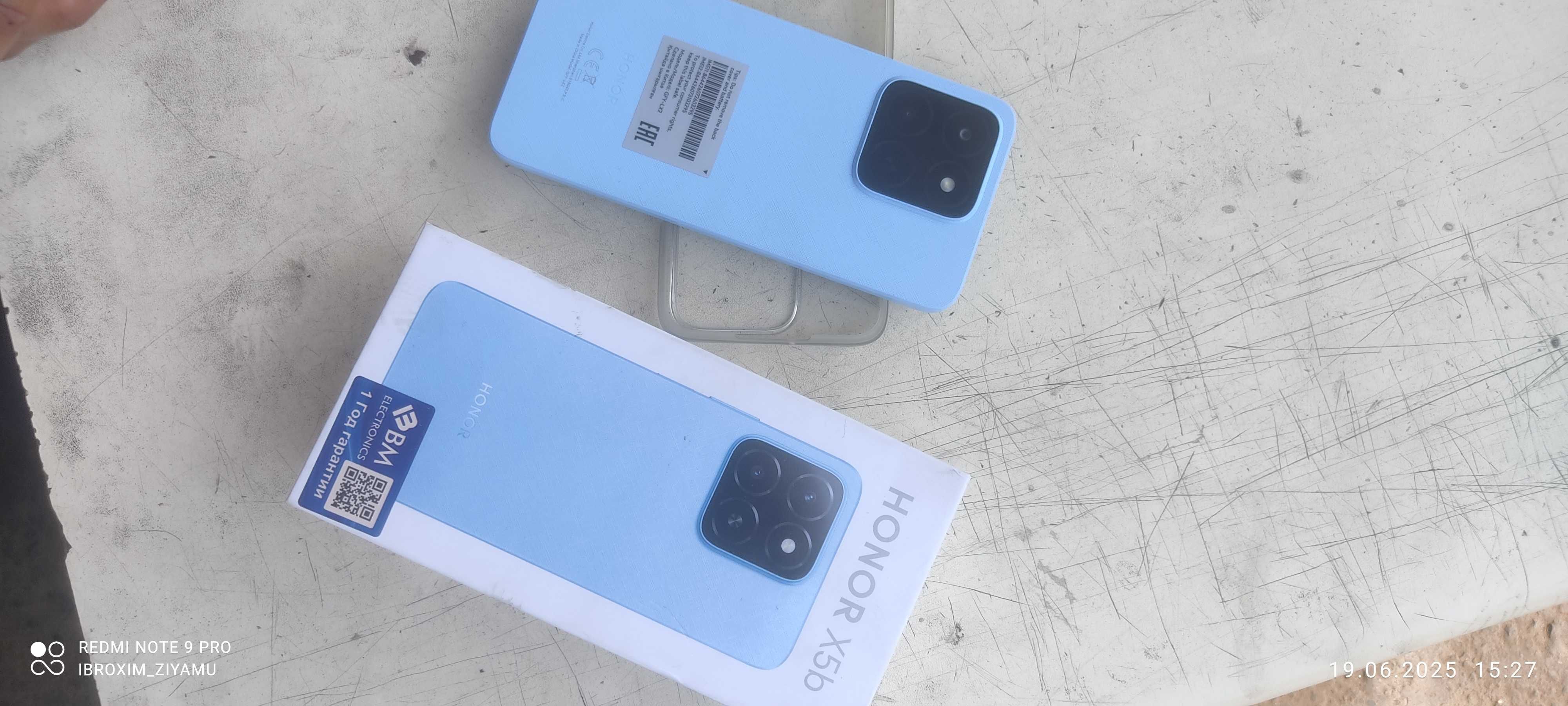 Telefon yaxshi narxda sotiladi va narxi kelishiladi