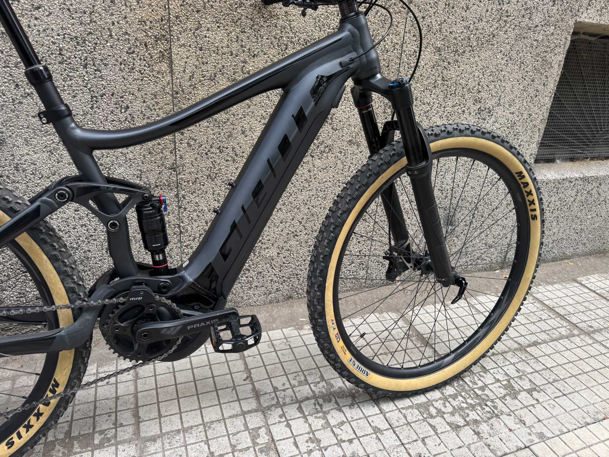 Giant Stance E+ 0 PRO 29'' E-Bike/Shimano XT 1x12/Rock Shox/E- MTB