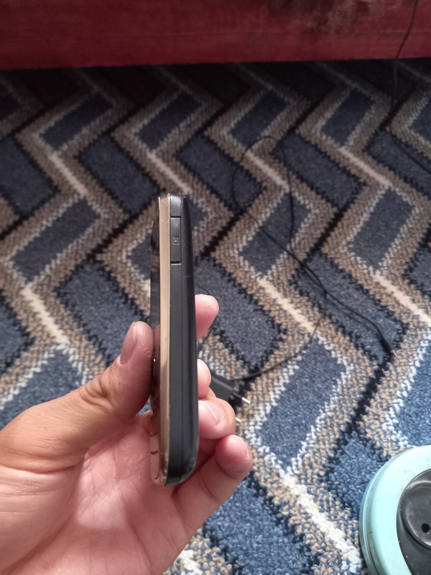 Nokia 2700 classic sotiladi