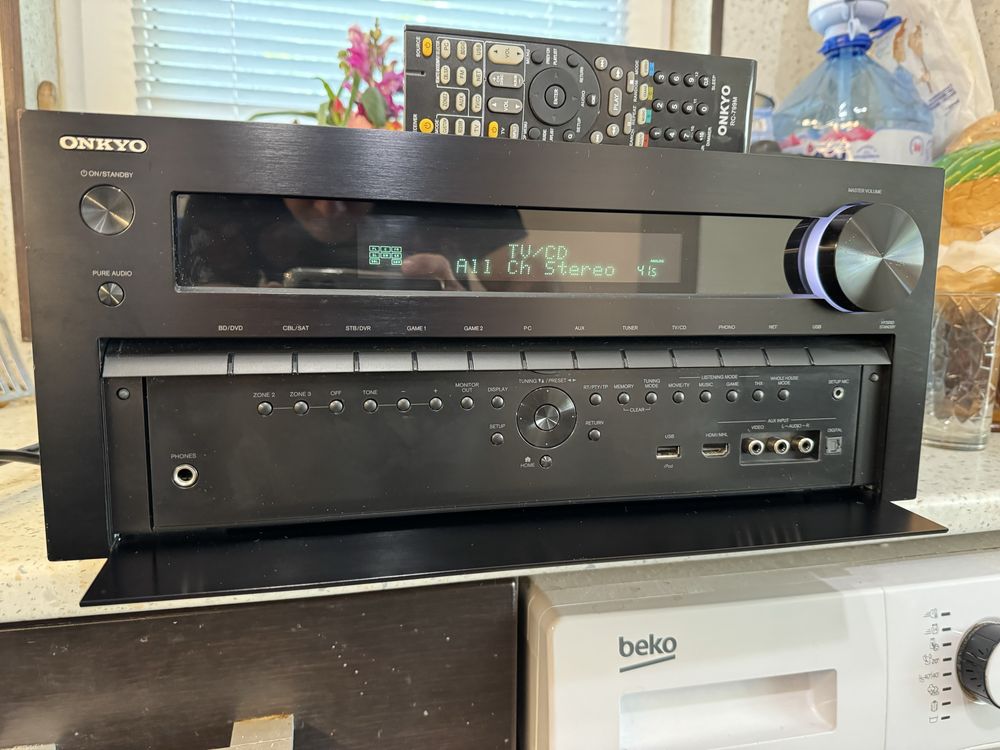 Onkyo TX-NR818 Качествен ресивър