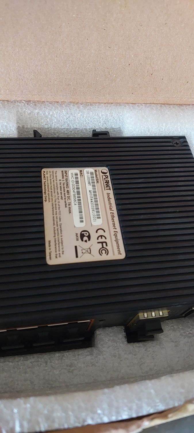Ethernet коммутатор IGS-10020HPT, 8 портов