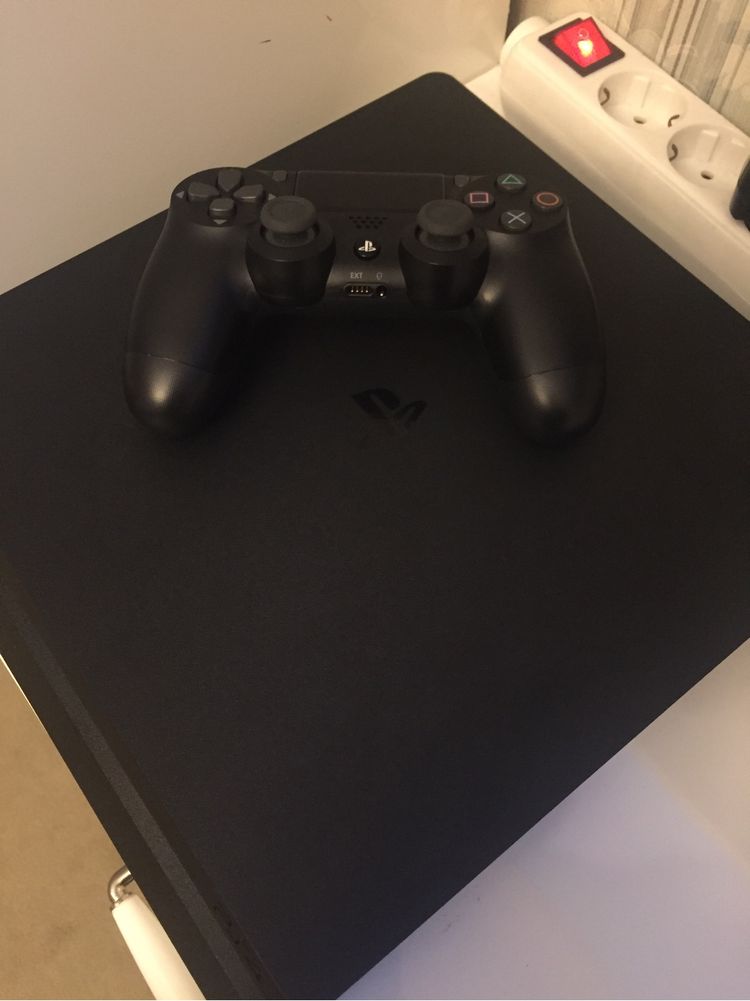 Ps 4 slim (nou)!