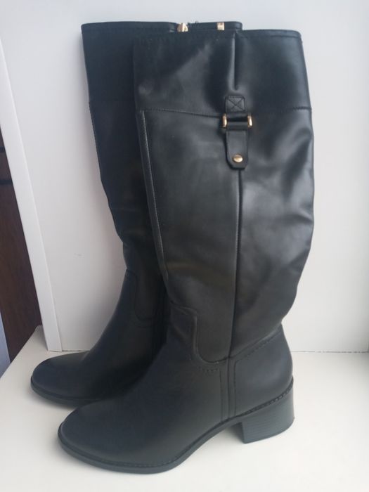 Продам женские кожаные сапоги