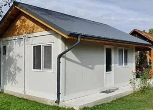 Containere tip birou sau magazin sau locuibil cu familia și case modul