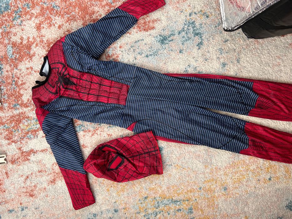 Костюм на спайдърмен с мускули