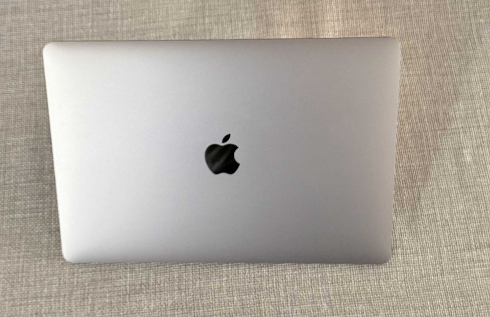 Apple MacBook Pro 13" 2017, 4 Thunderbolt, Touch bar, personal