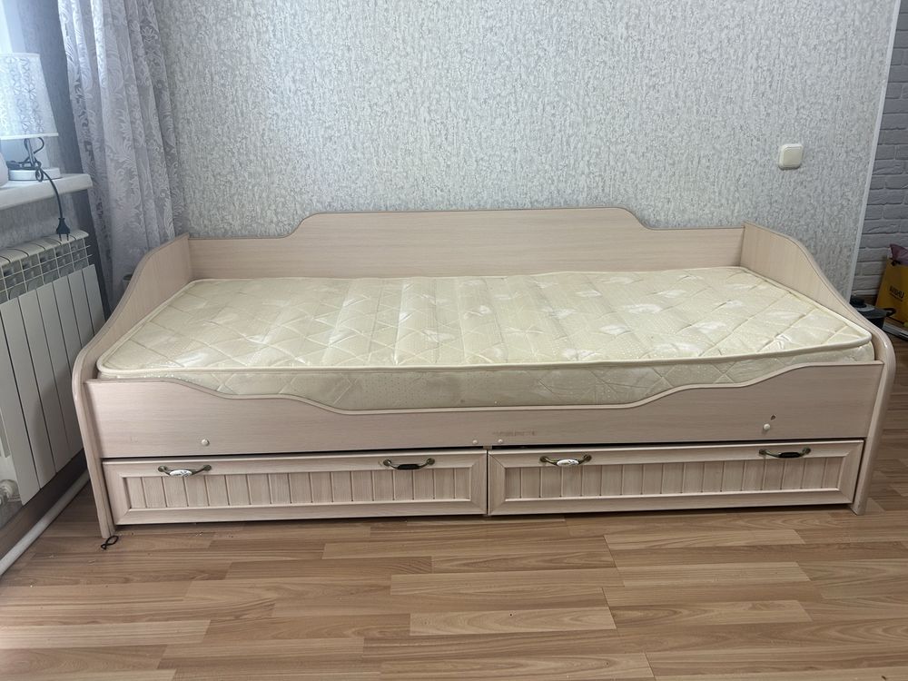 Кровать подросковая