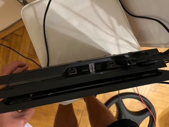 Playstation 4 pro 1TB