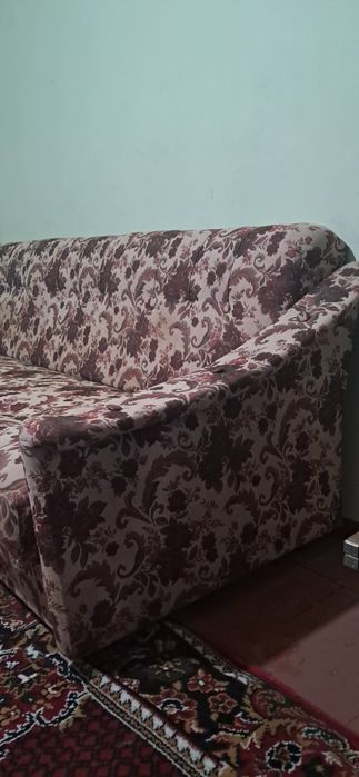 Divan kreslo 2tadan narxi kelishiladi manzil Yangihayot Choshtepa