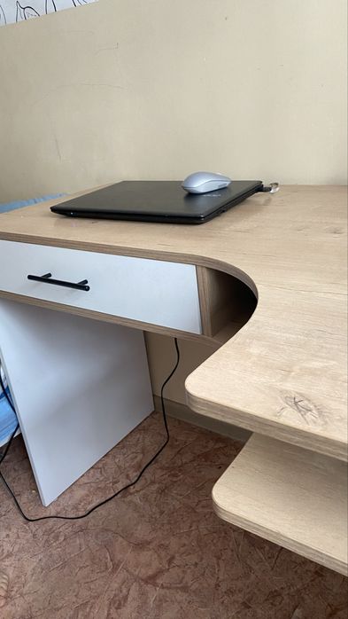 Стол угловой для работы