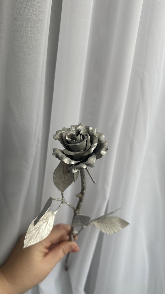 Роза металическая