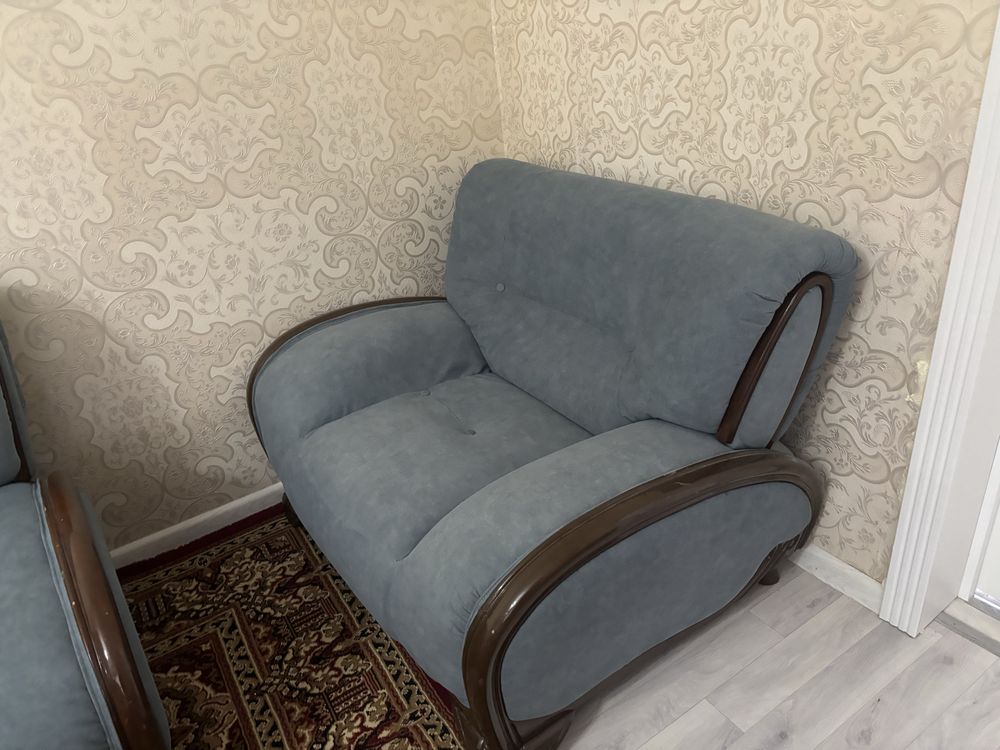 3 дивана одним комплектом б/у