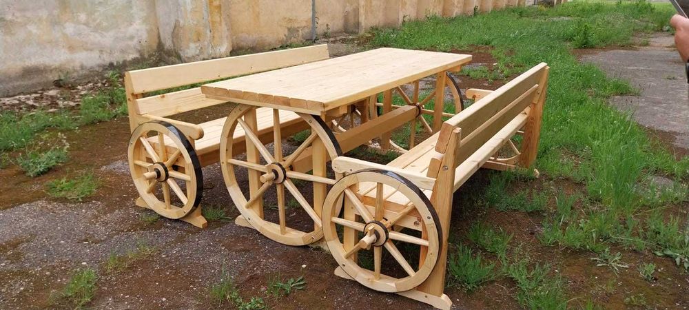 Vand mobilier din lemn / Vand moara de apa din lemn