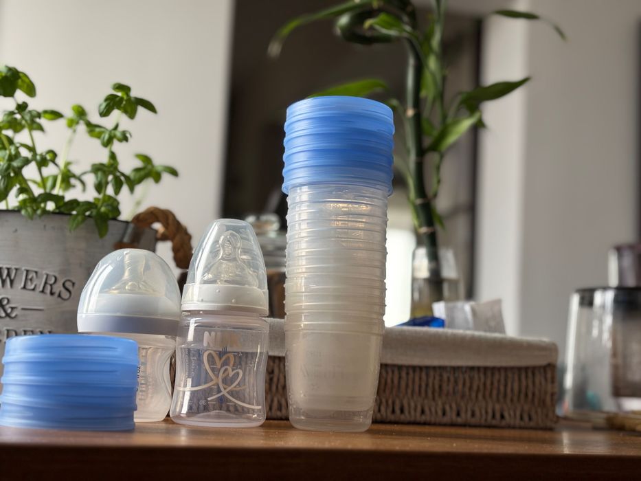 Контейнери за кърма на Avent