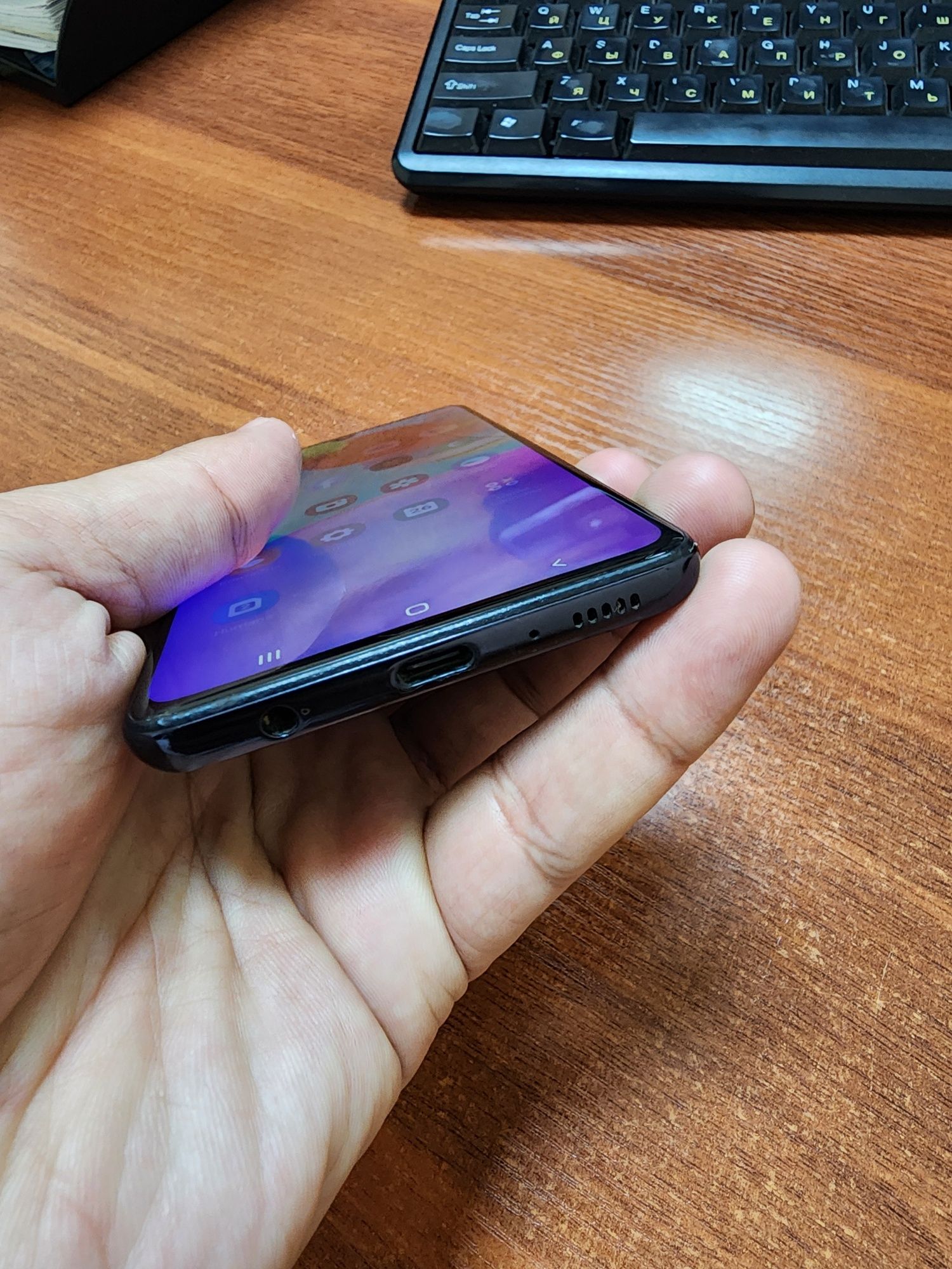 Samsung A41
/
. .