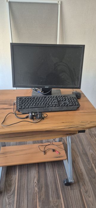 Монитор и клавиатура,камера