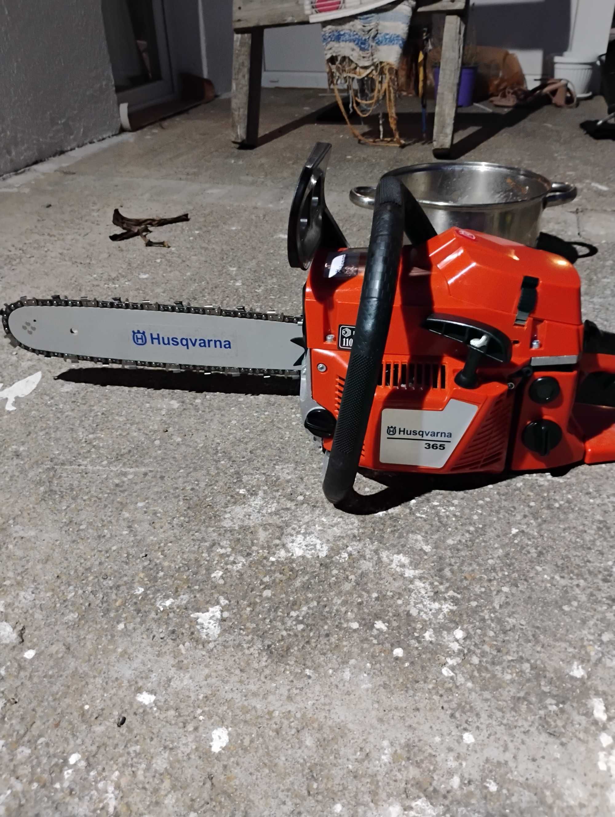 Husqvarna Верижен бензинен трион