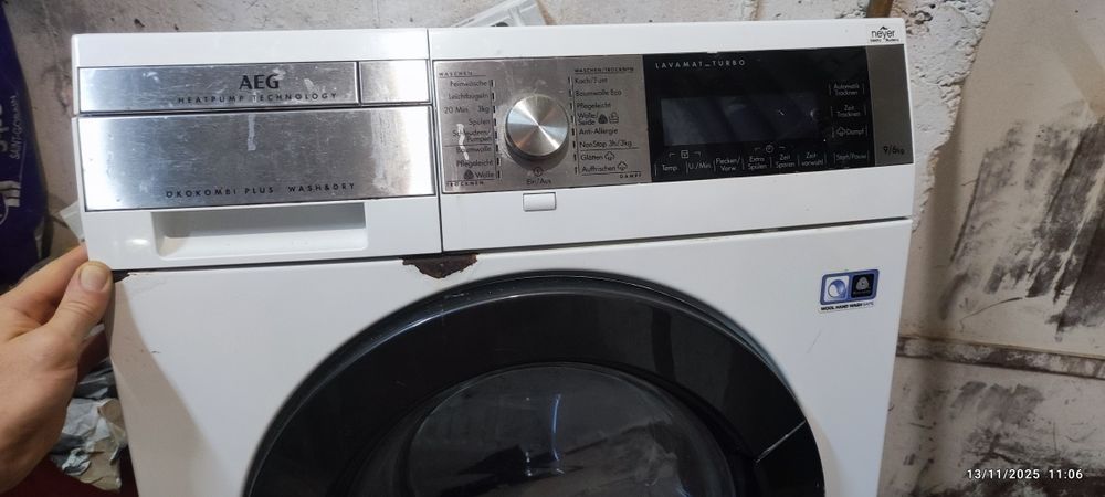 Dezmembrez masina de spalat cu uscator cu pompa de caldura