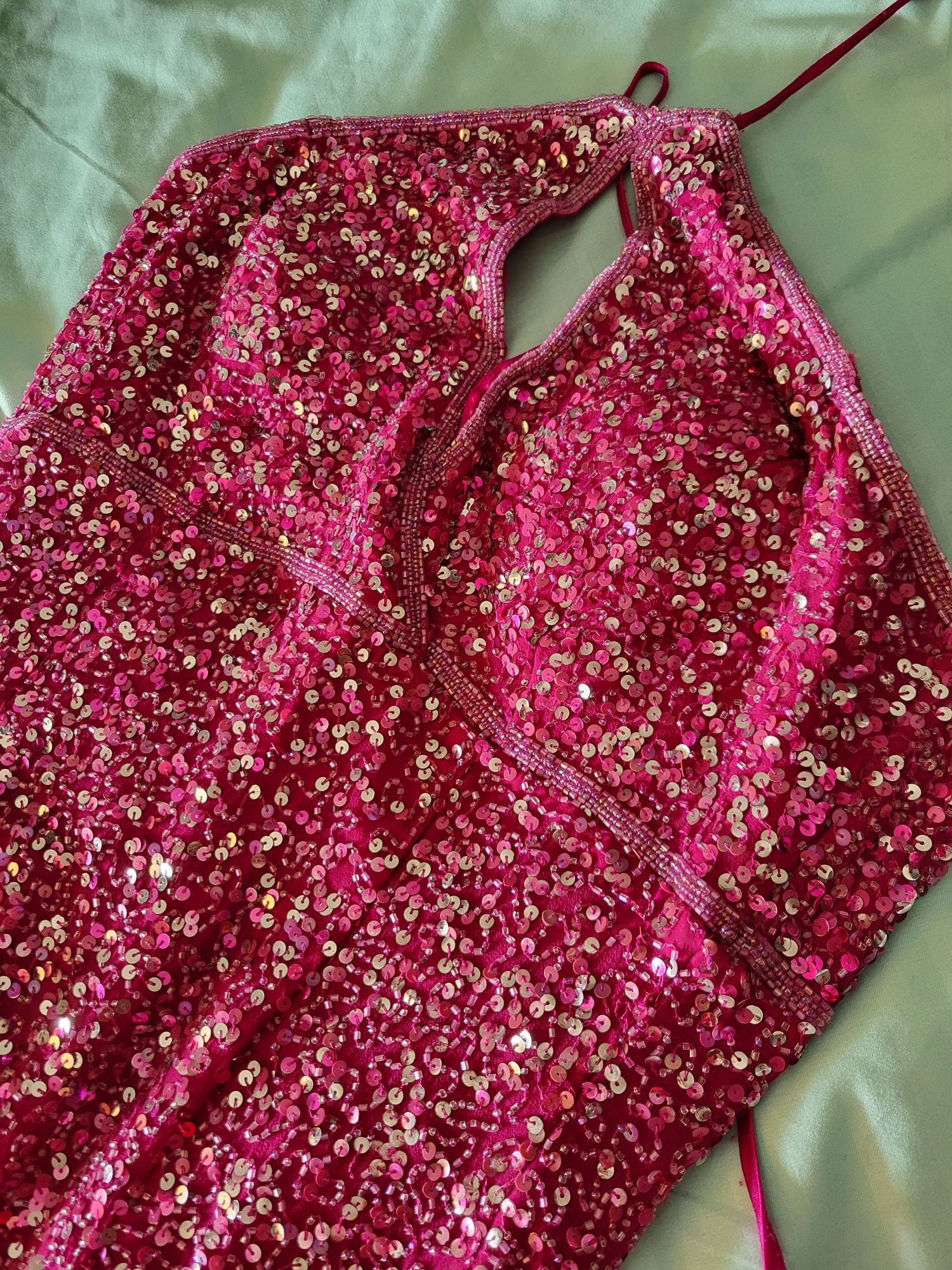 Rochie lunga paiete și margele, fucsia