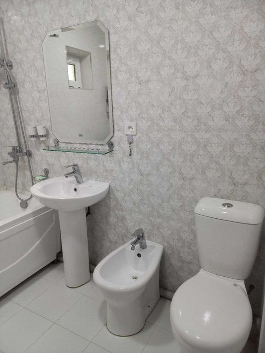 квартира своя , хорошая локация