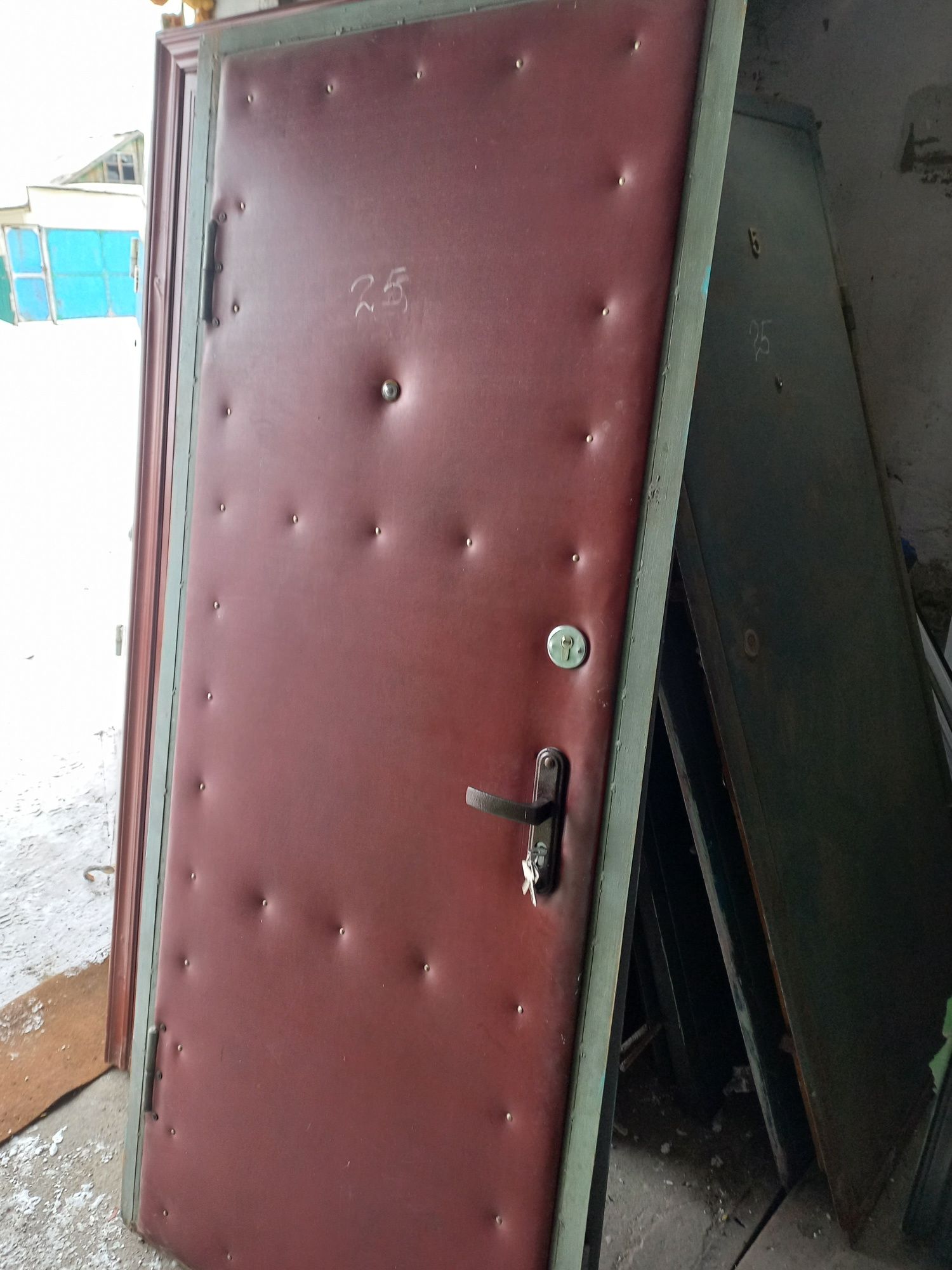 Входные железные металлические двери