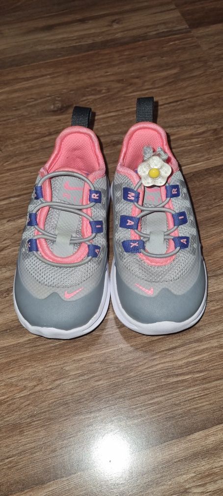 Детски маратонки nike air max за малко момиченце