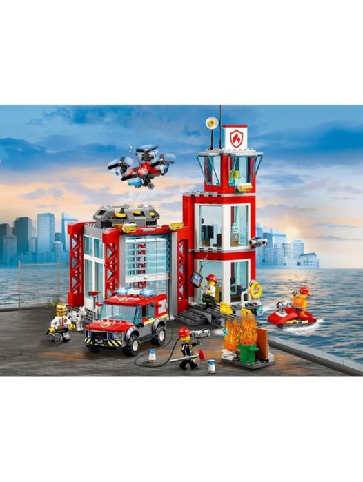Конструктор Lego Cities «Пожарное депо» 533 деталей.