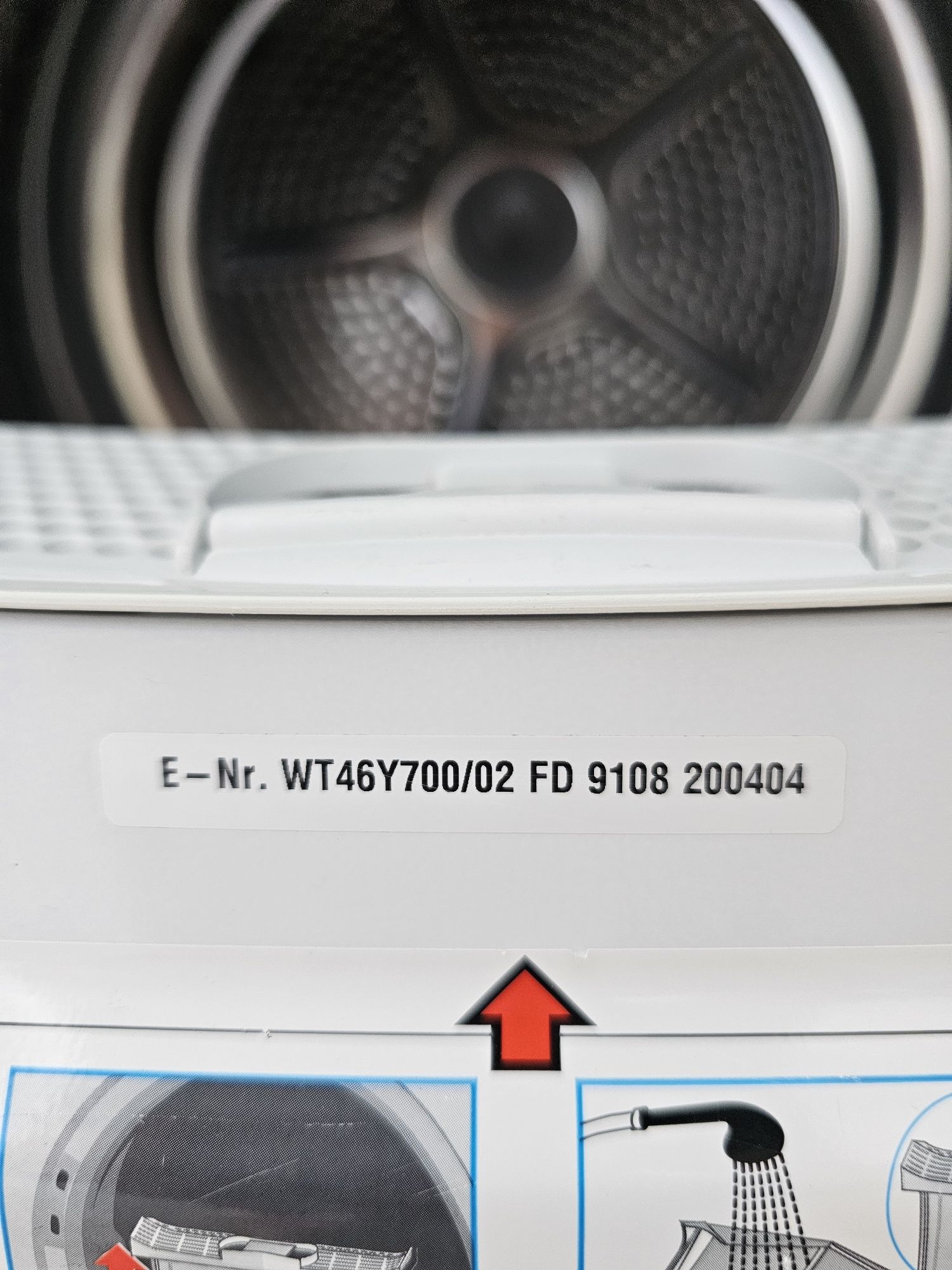 Сушилня с термопомпа SIEMENS iQ800