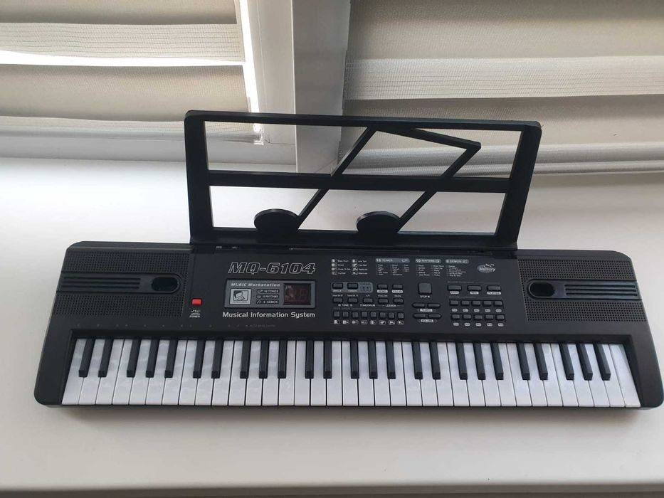 Синтезатор 61-клавишный, новый
