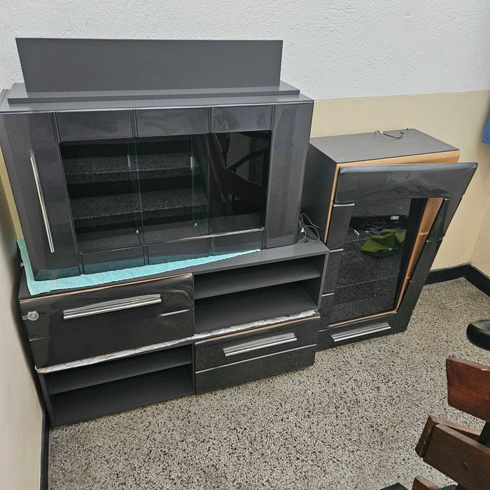 Продавам холна секция