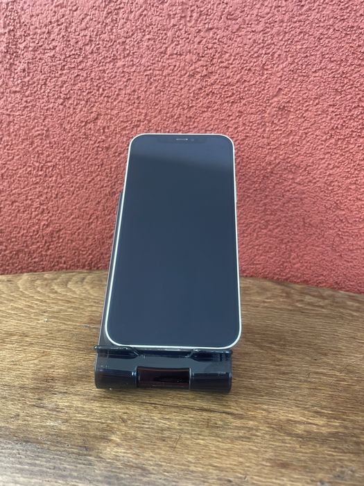 Iphone 12 64 gb бял white