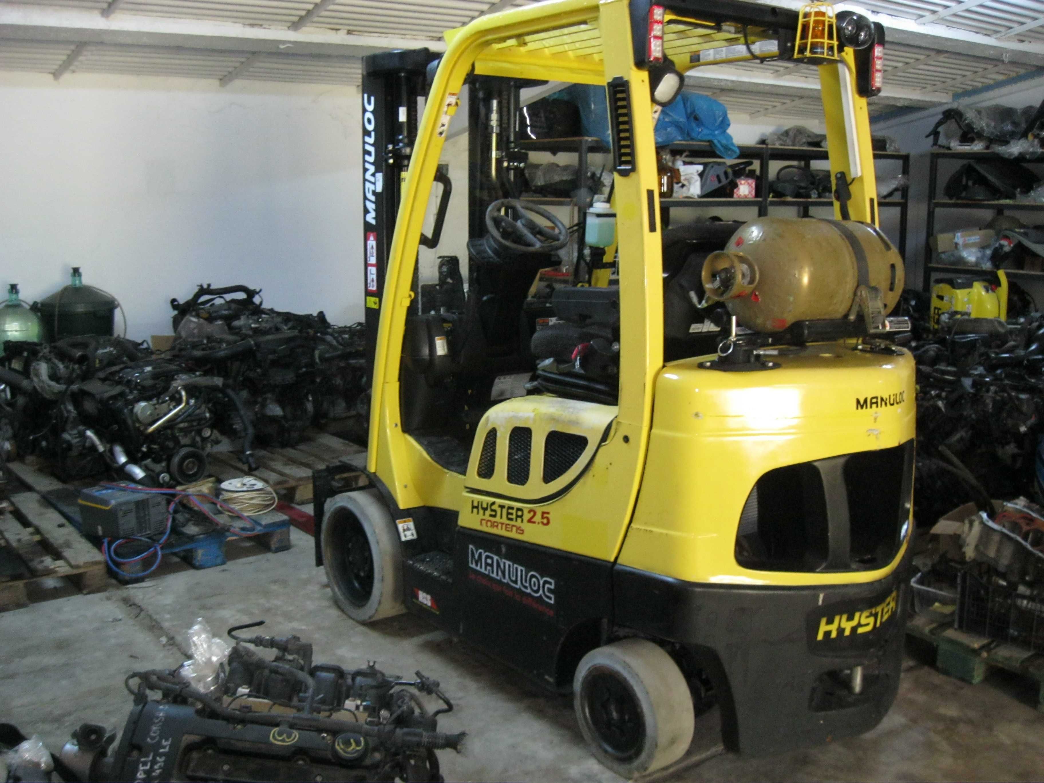 MotoStivuitor HYSTER*S2.5FT*2,5Tone5mAutomatic8000ore2013(CaNOU)Franta