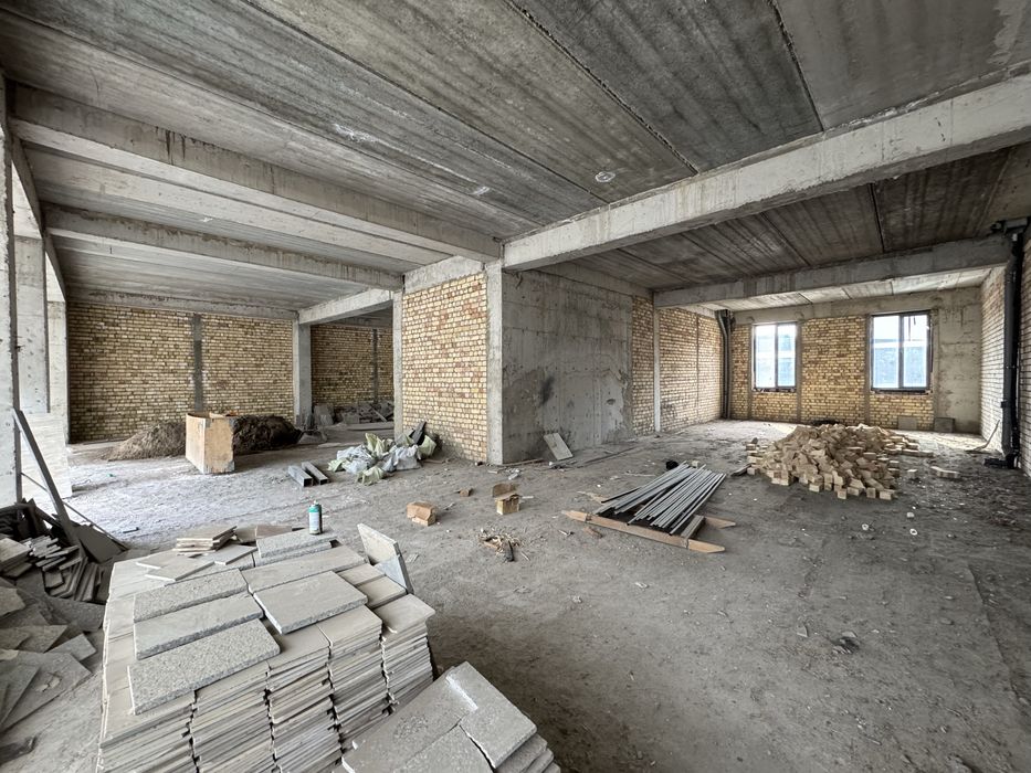 Буз Базар | ул.Сайрам - Сдается в аренду помещение вдоль дороги 600м2