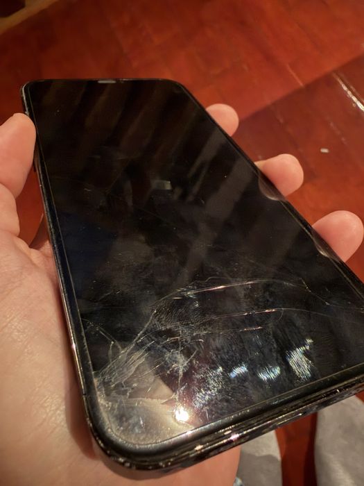 iPhone 12 Pro Max display spate spart