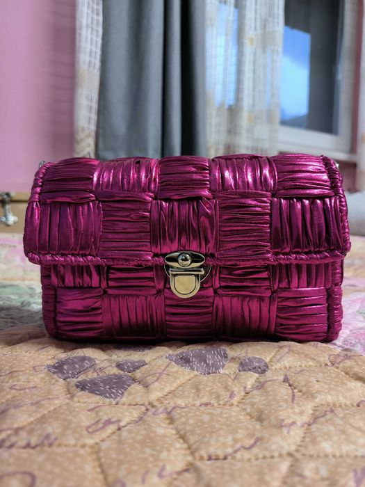 Дамска чанта за събития