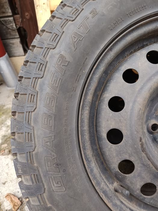 Vând 4 cauciucuri iarna 215/70 R 16 fabricație 2021