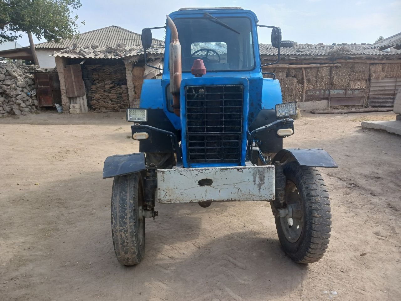 MTZ 80 Traktor ishga tayyor