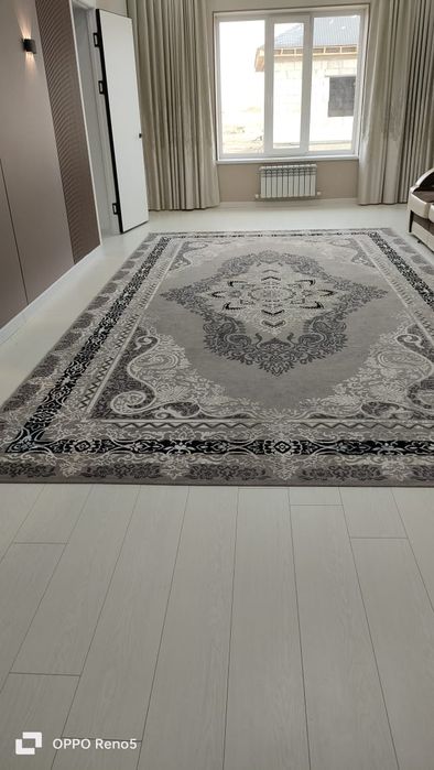 Продается ковер серого оттенка