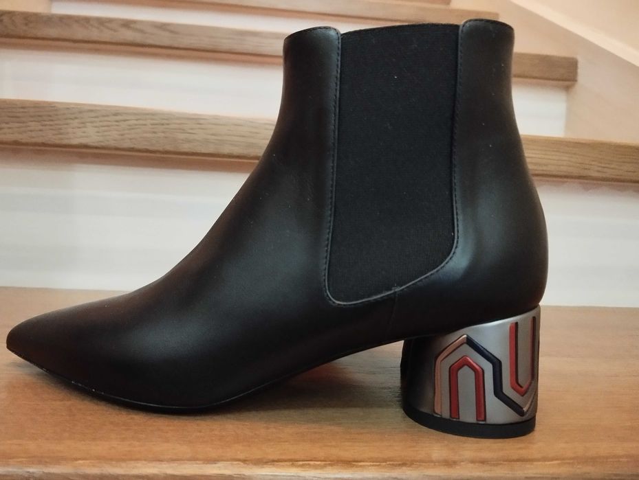 Сапожки женские производство Италия Pollini, новые