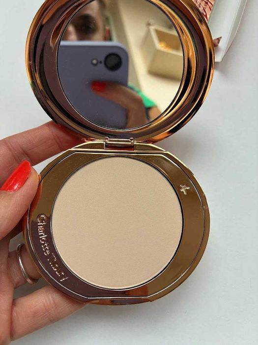 Charlotte Tilbury Magic Cream крем за лице и озаряваща пудра