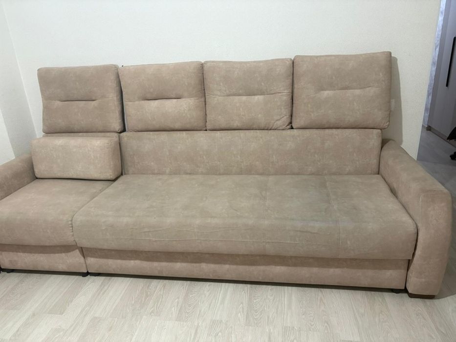 Продам срочно диван! К нему бесплатно шкаф в прихожую