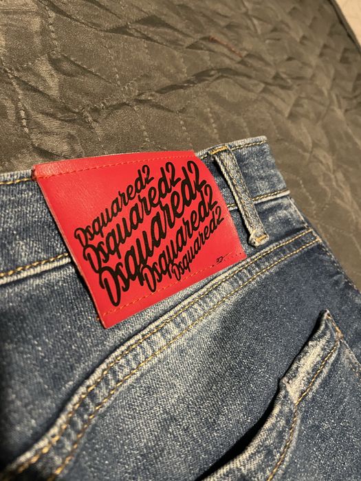 Къси дънки на DSQUARED2