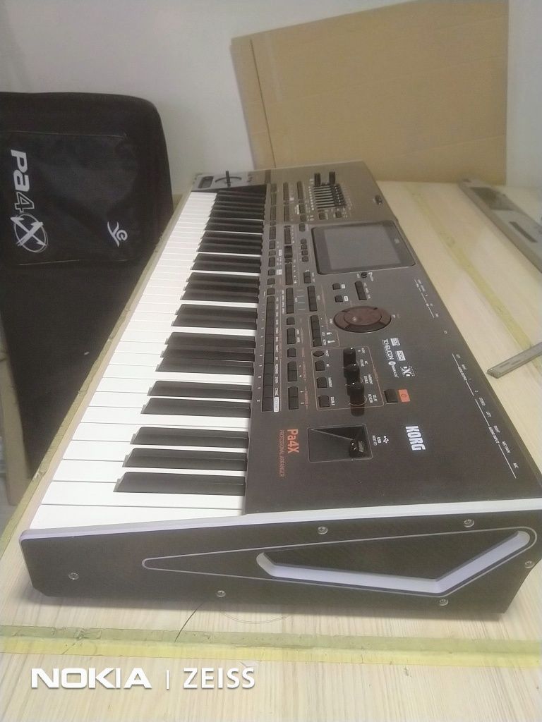 Корг KORG PA4x Топ състояние