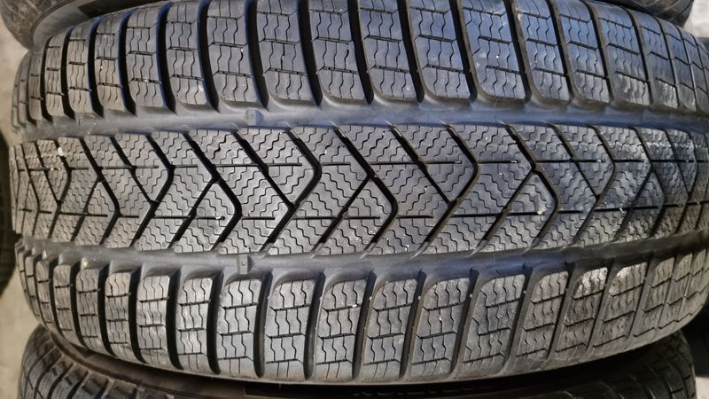 235/45/19 PIRELLI 4бр RunFlat