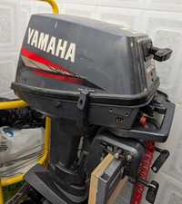 Motor barca Yamaha 8CP cizma scurta foarte usor - doar 27Kg