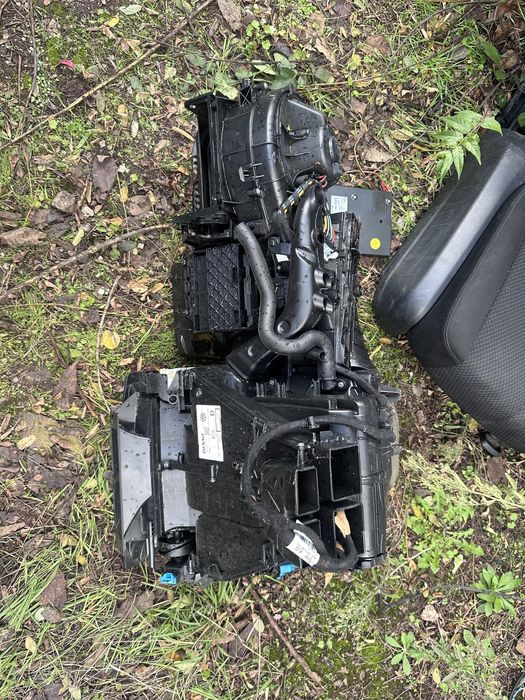 Конзола парно/климатик VW Passat B6 2010Година