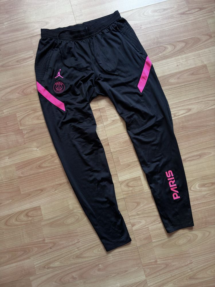 Pantaloni pants sweats joggers Jordan x PSG poliester slim negri roz